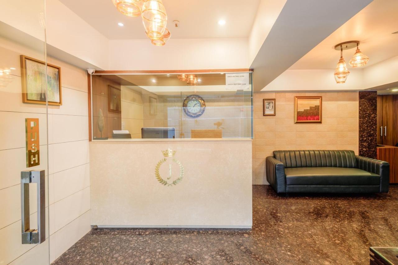 J Hotel And Banquets Mumbai Dış mekan fotoğraf