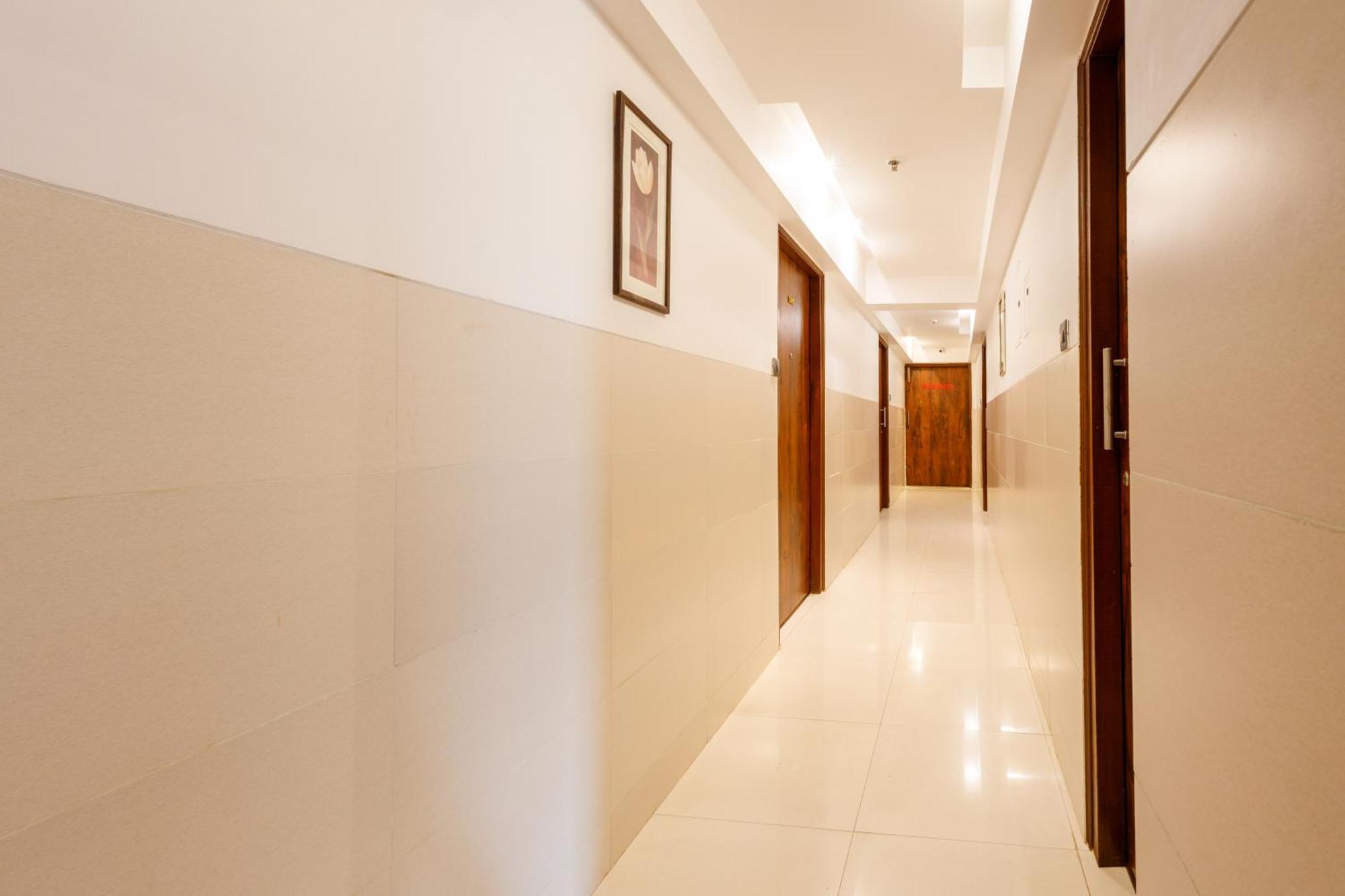J Hotel And Banquets Mumbai Dış mekan fotoğraf
